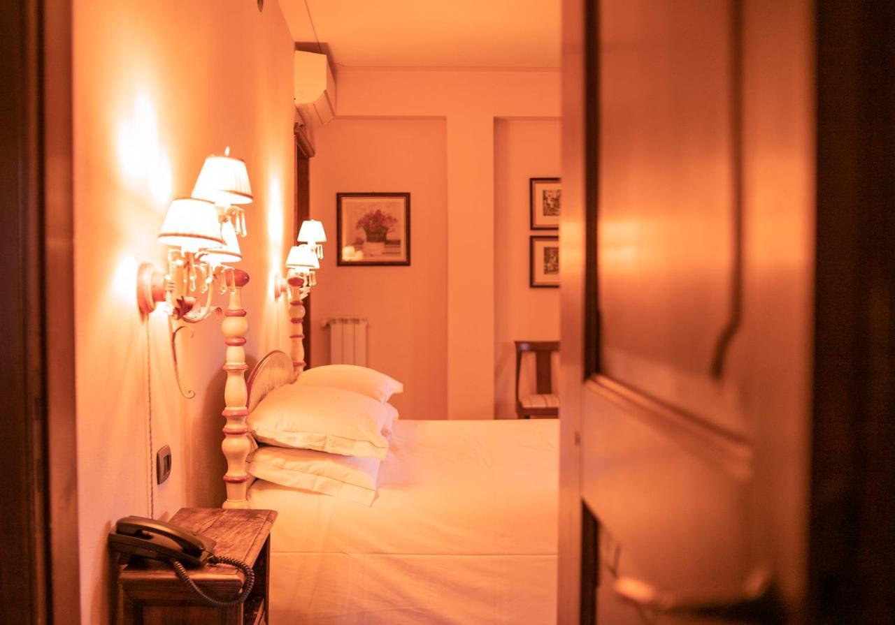 Borgo I Tre Baroni - Spa Suites & Resort Poppi Ngoại thất bức ảnh