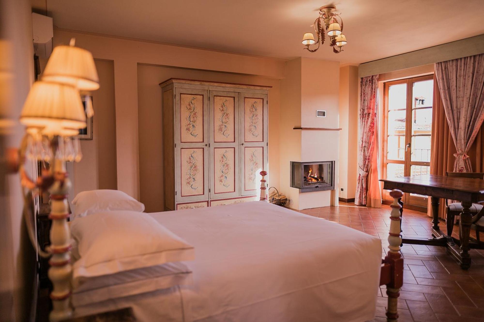 Borgo I Tre Baroni - Spa Suites & Resort Poppi Ngoại thất bức ảnh